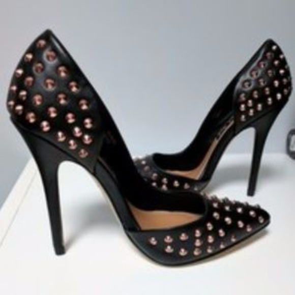 Izabella rue Shoes - New Super Sexy Stud Black Pumps